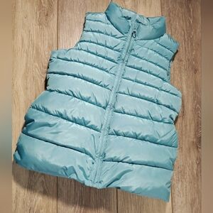 GAP girls teal full zip puffer vest in size 6-7